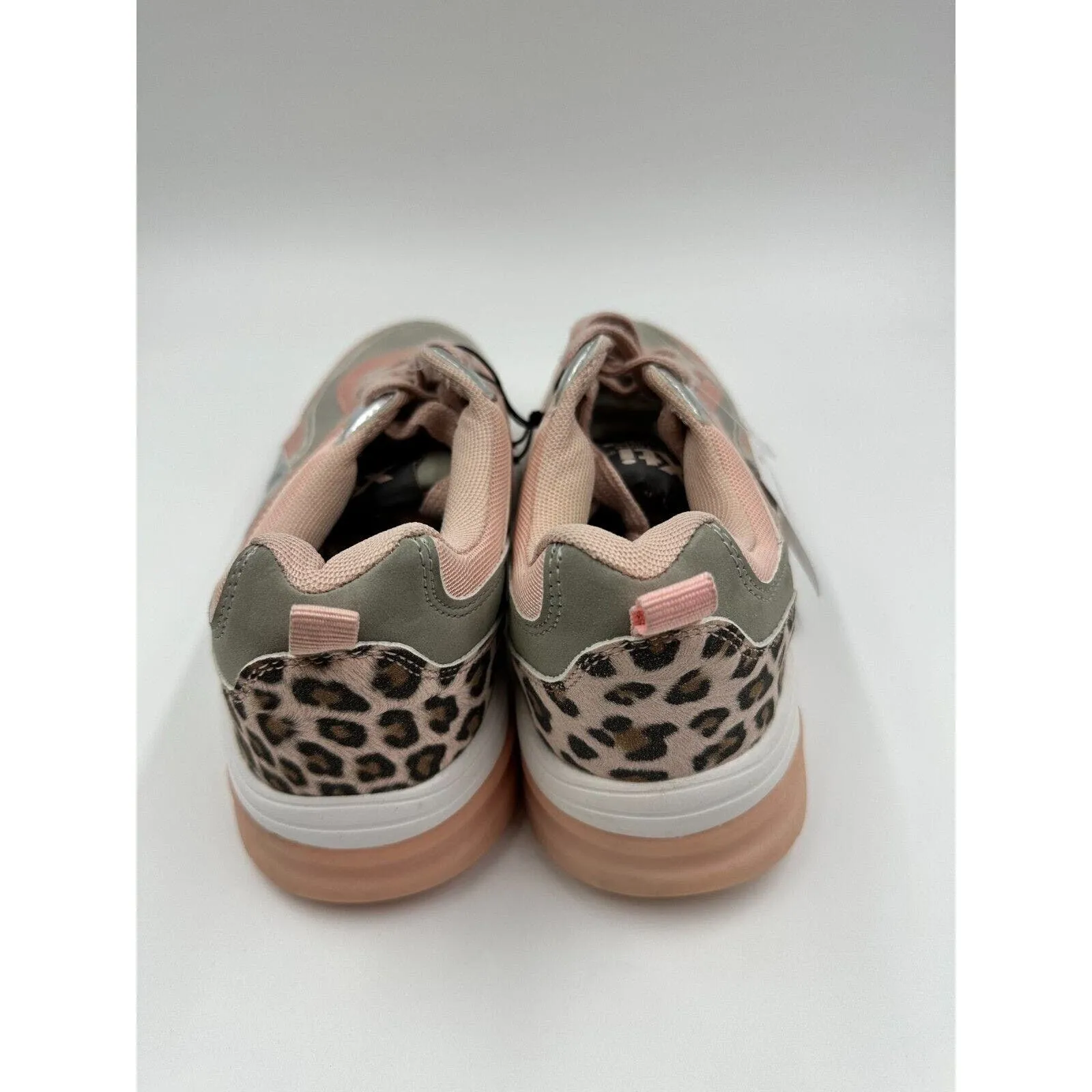 Big Kids Size 6 Designer Style Casual Sneakers for Girls