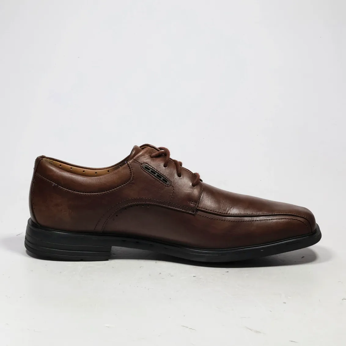 Clarks Unstructured Formal Lace Ups Leather Brown Colour For Men