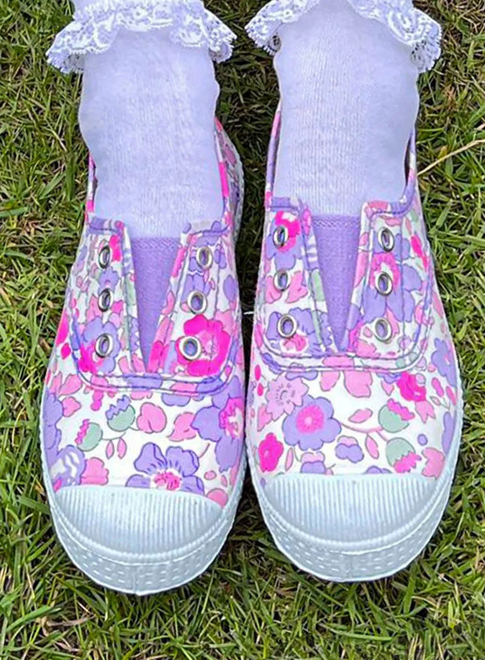 Hampton Canvas Plum Print Plimsolls in Lilac Betsy