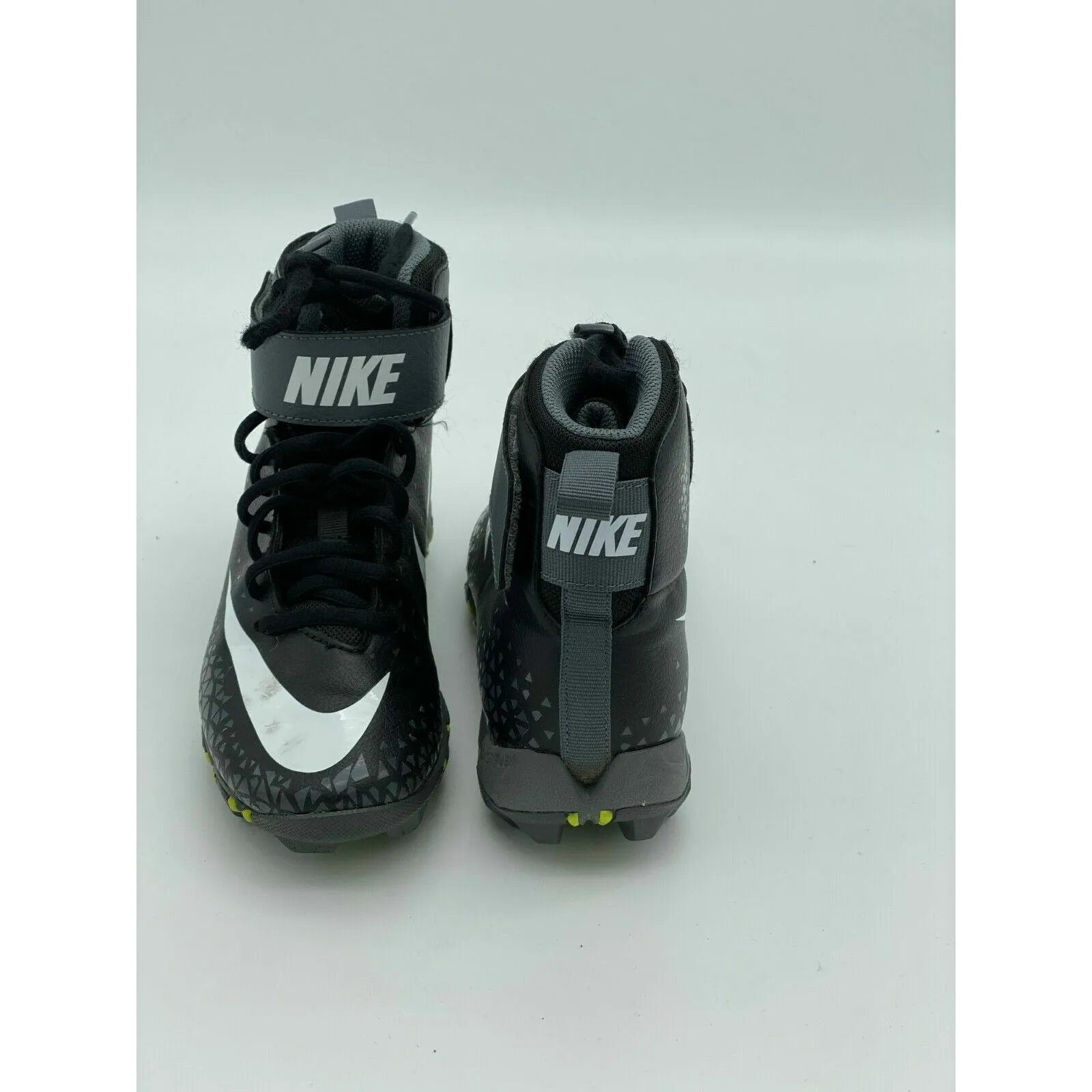 IN1013Nike Force Savage Shark Football Cleat Youth - Size 3Y