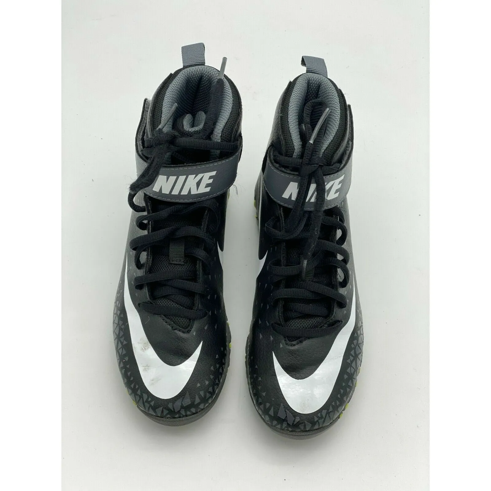 IN1013Nike Force Savage Shark Football Cleat Youth - Size 3Y