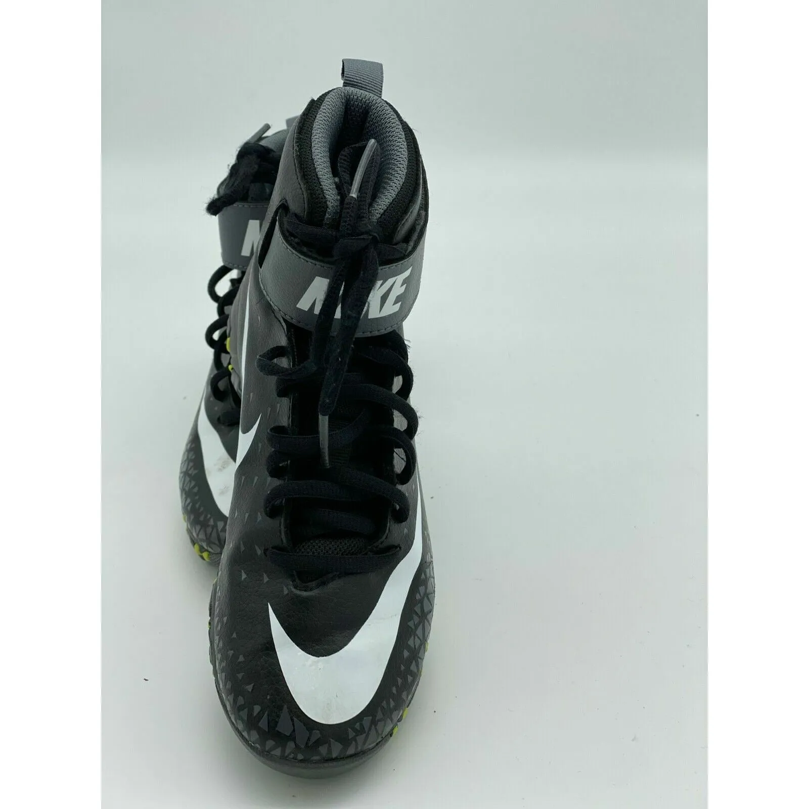 IN1013Nike Force Savage Shark Football Cleat Youth - Size 3Y