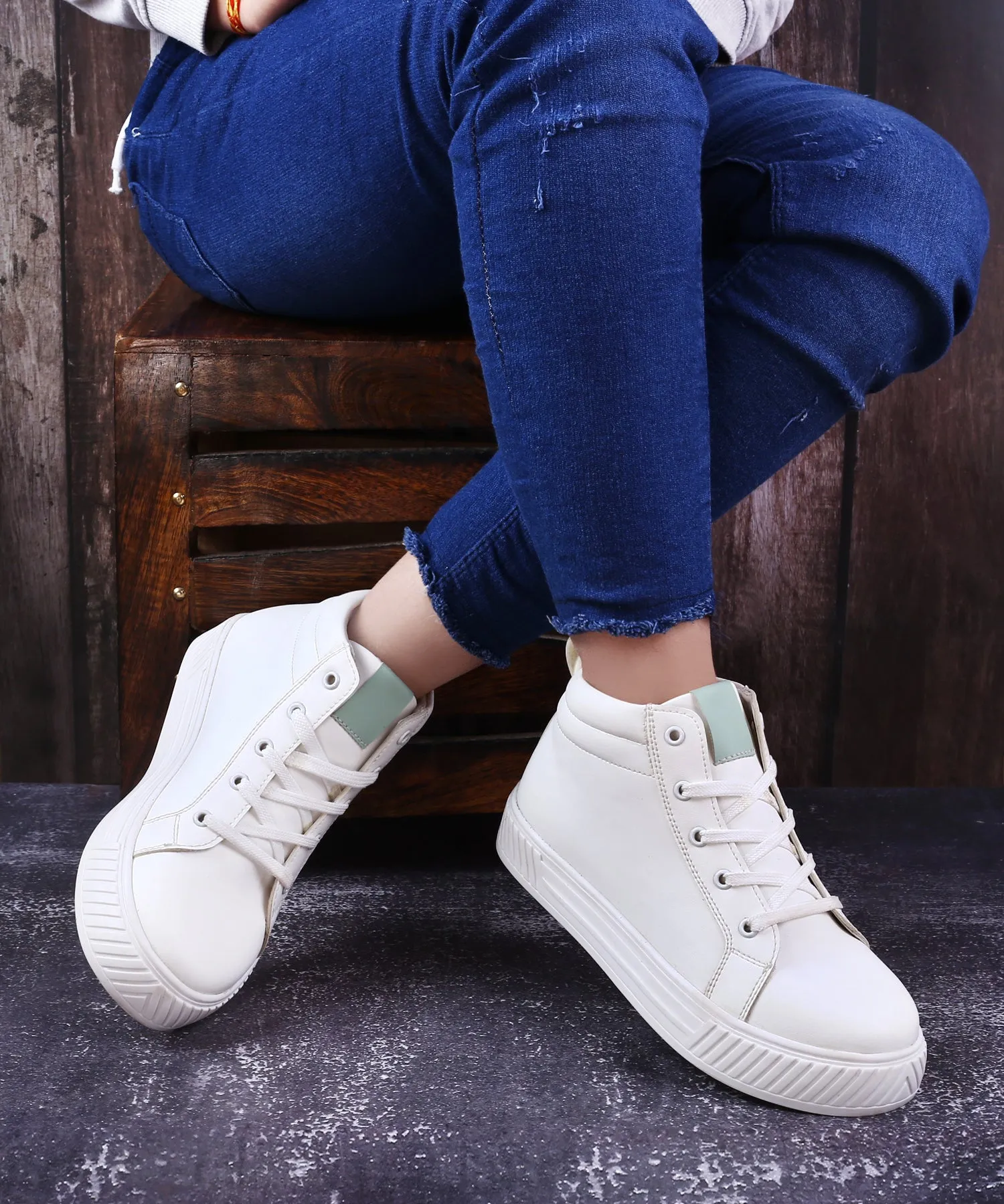 New Stylish Women's Stylist Sneaker Lace-up Shoes